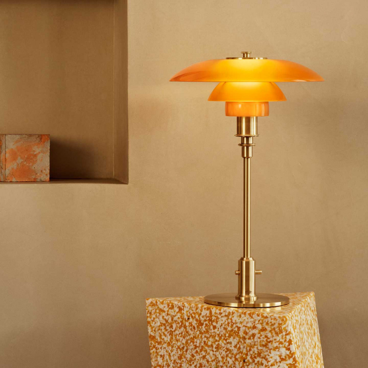 Amber glass table lamp – a great item to decorate the room