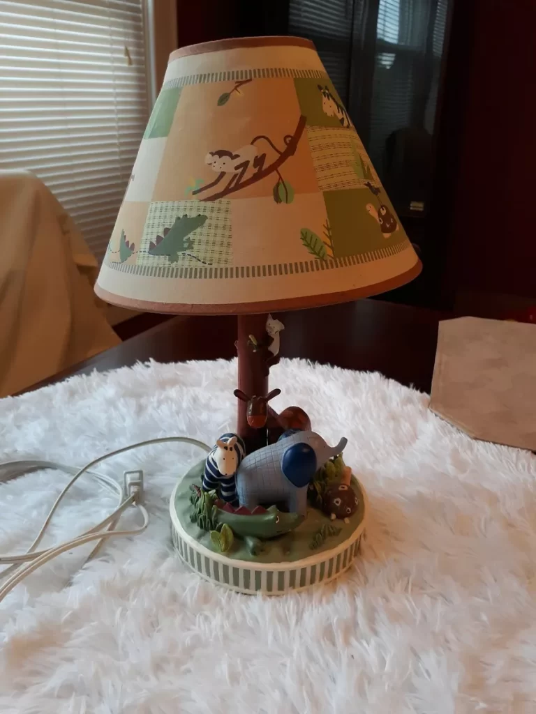 Nursery table lamp