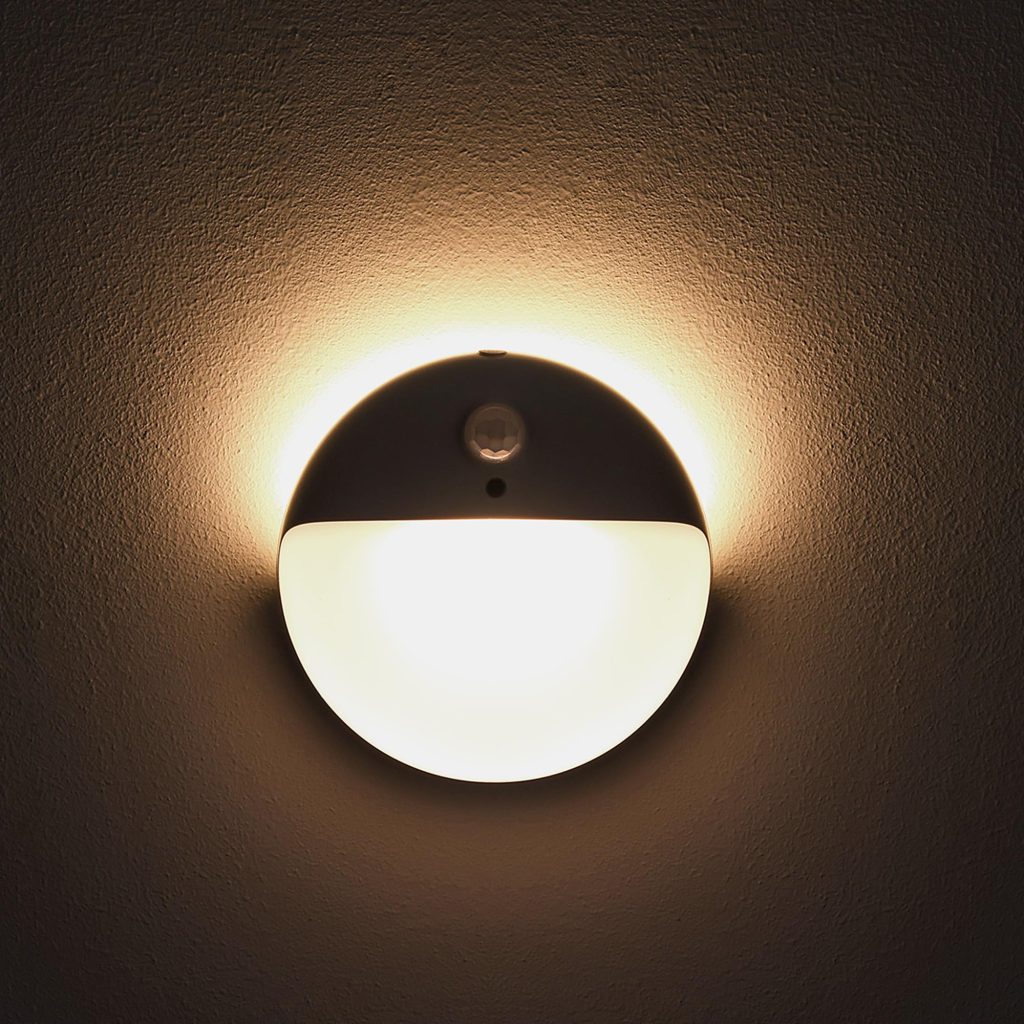 Motion sensor light